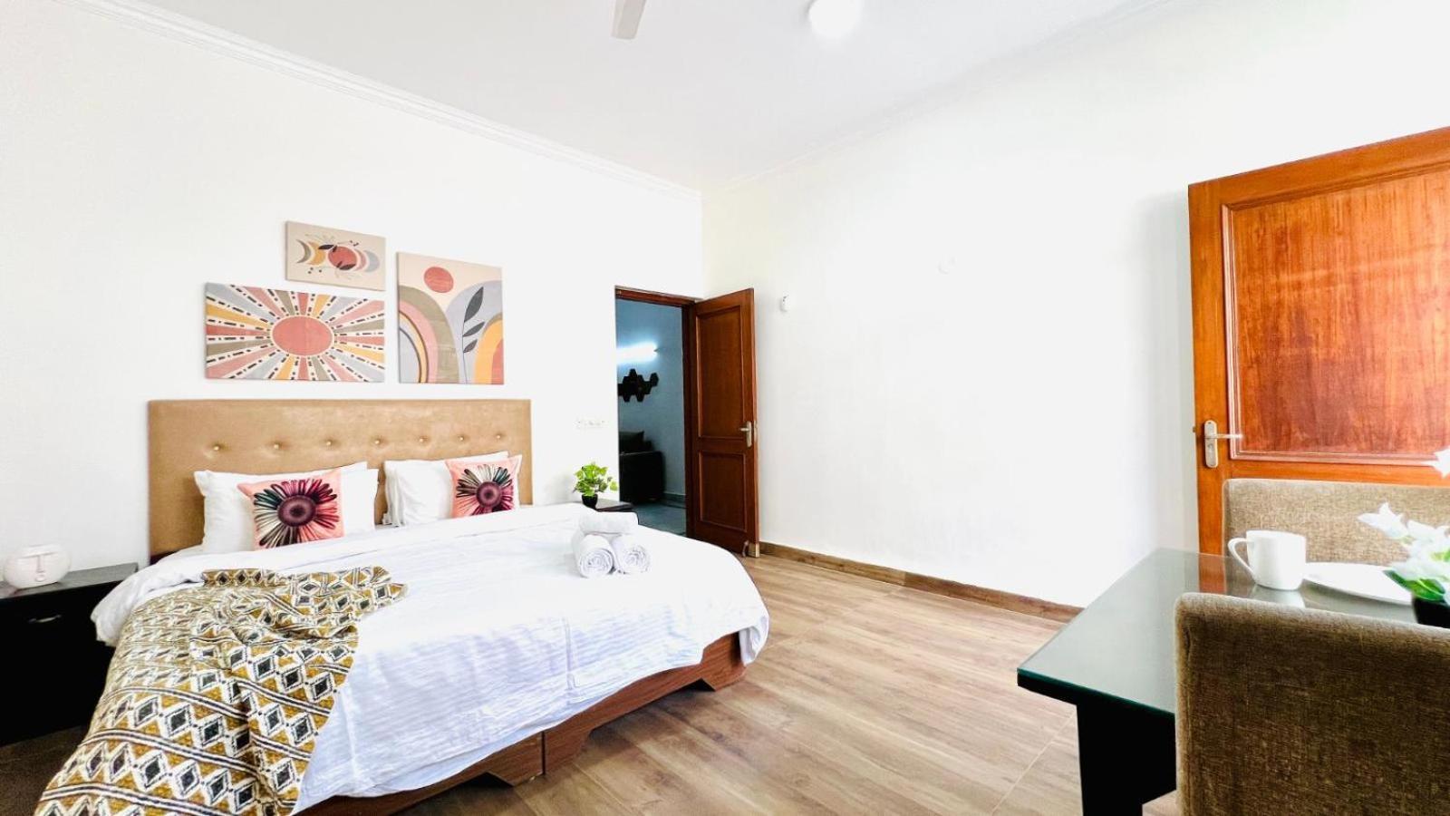 Olive Service Apartments Dlf Galleria Gurgaon Exterior photo