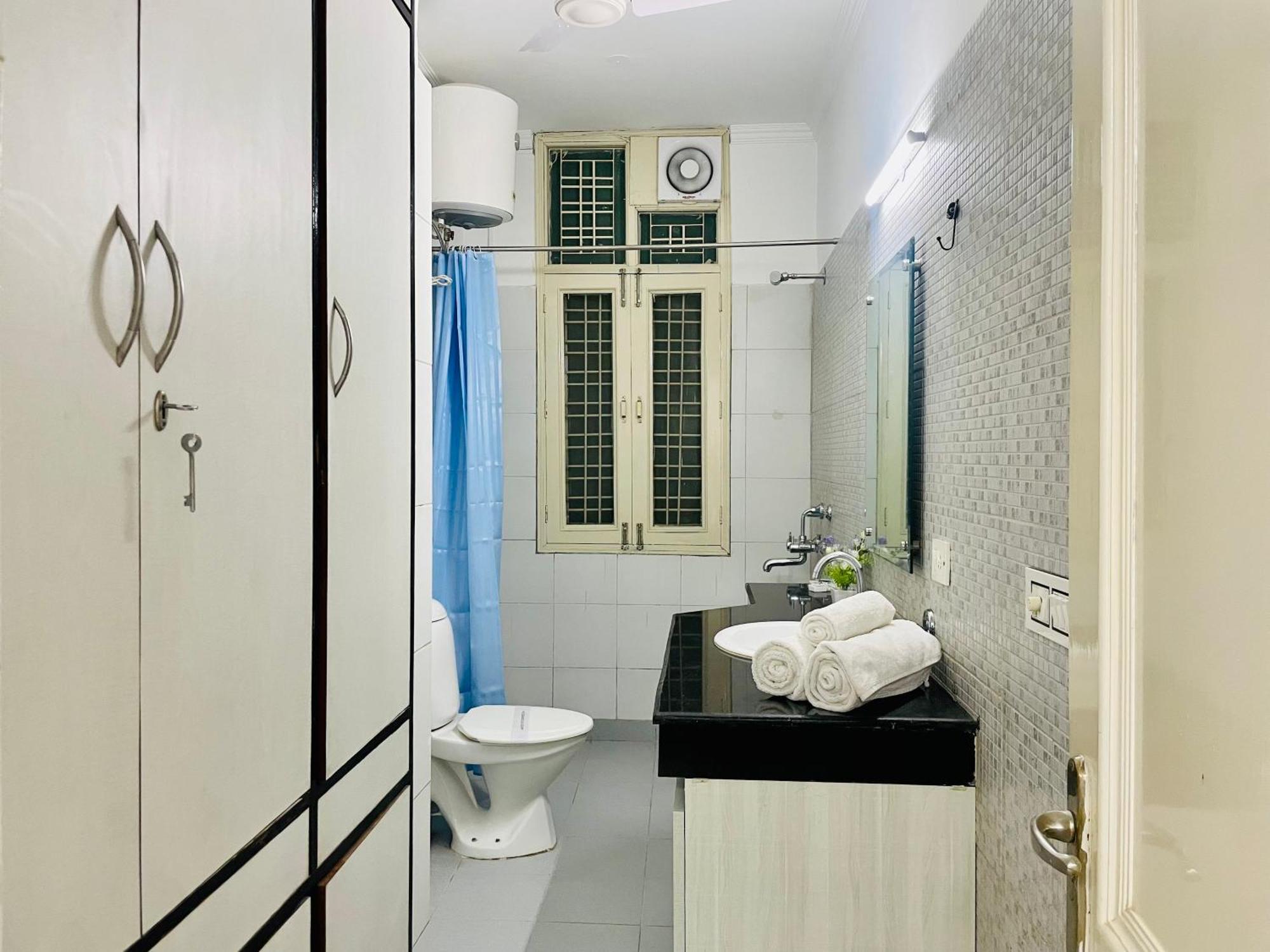 Olive Service Apartments Dlf Galleria Gurgaon Exterior photo