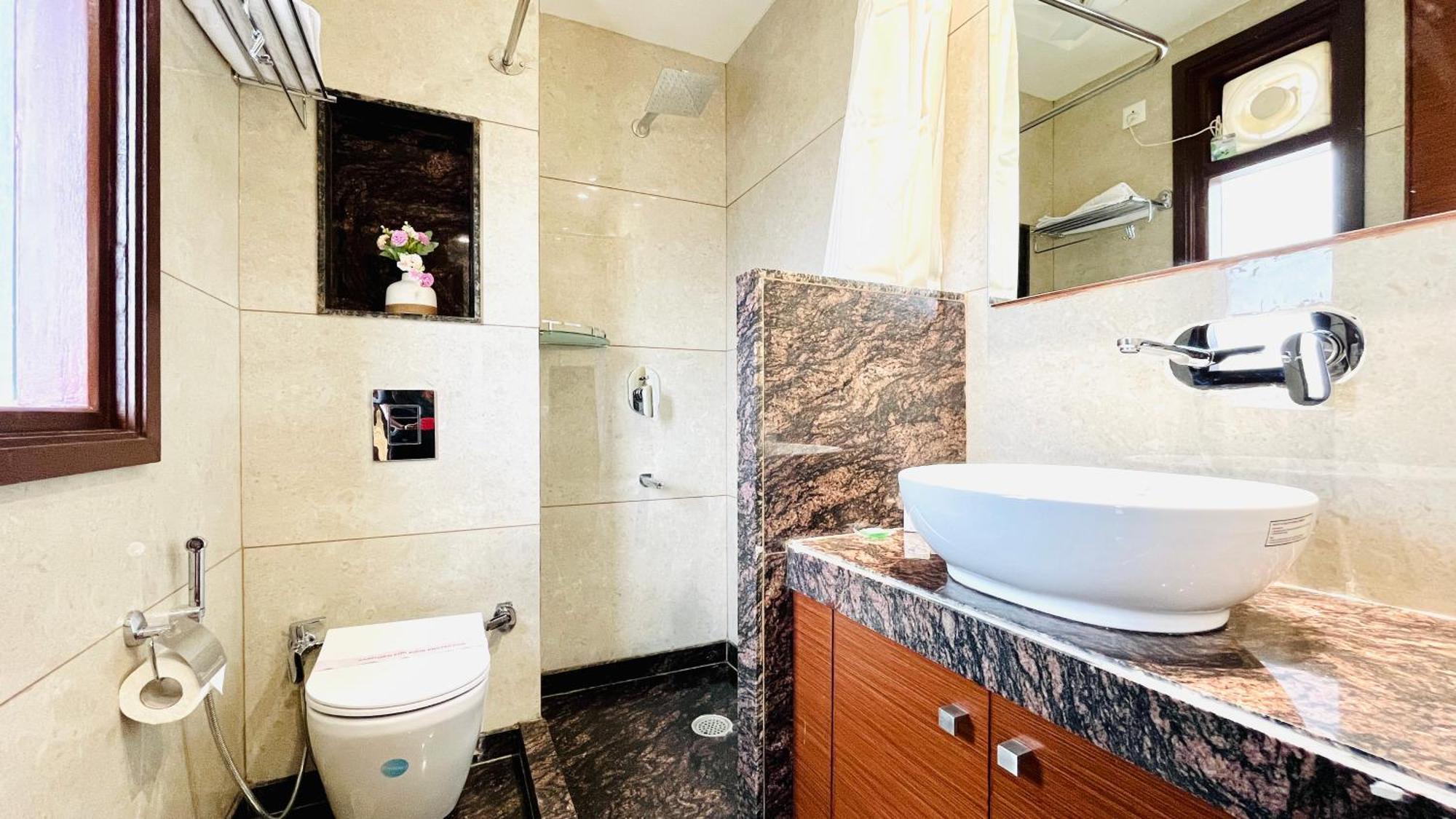 Olive Service Apartments Dlf Galleria Gurgaon Room photo